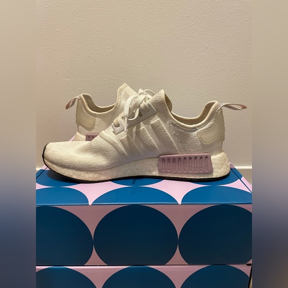 adidas gazelle silver green womens Men's adidas NMD_R1 Shoes Magic Lime GX9536 main image 1
